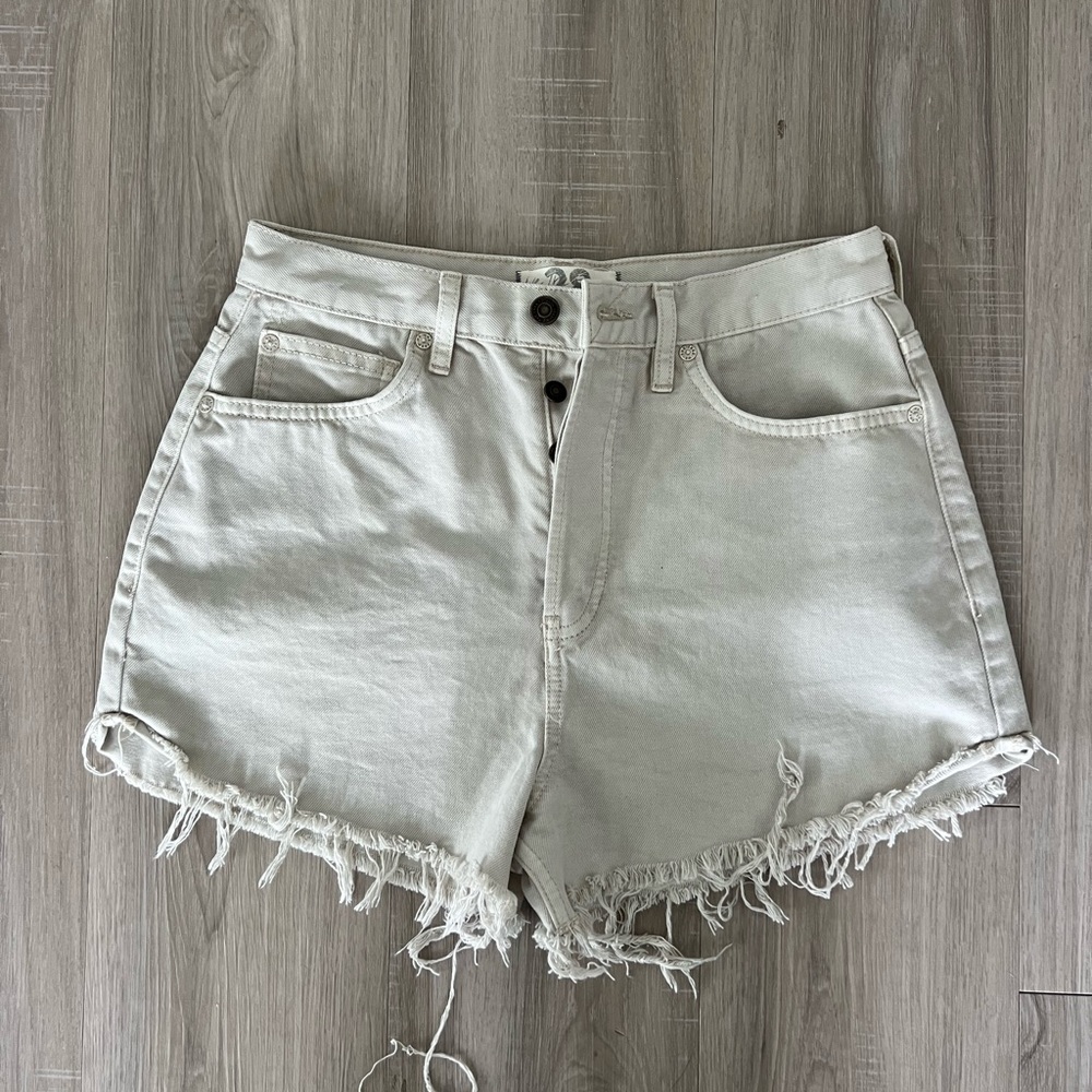 NWOT Free People Distressed Shorts- Size 28